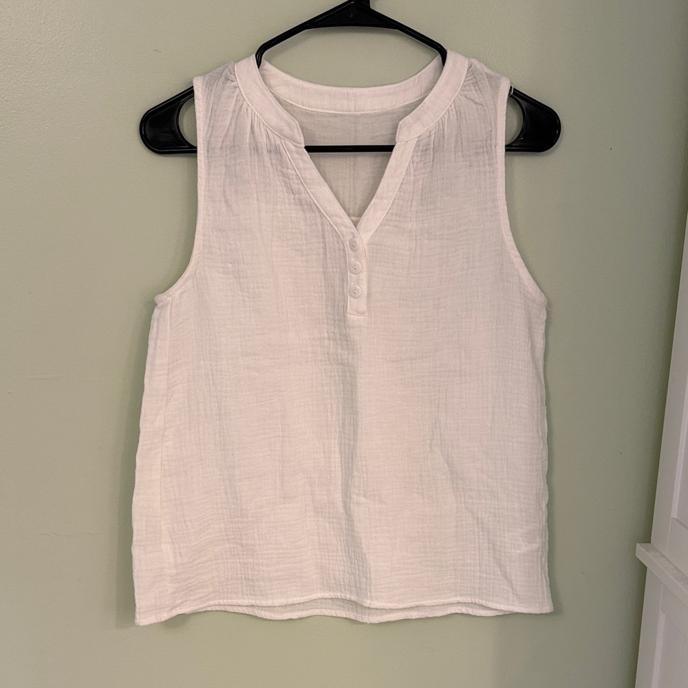 Cupshe 100% cotton Women’s Sleeveless White Button Henley Top. XS